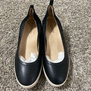 Vionic shoes size 7.5